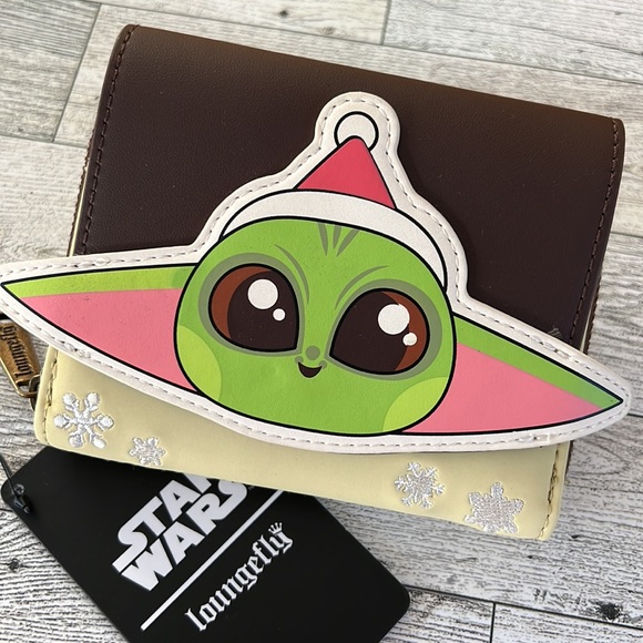 Loungefly Star Wars Baby Yoda The Mandalorian The Child Holiday Small Zip Wallet - Picture 1 of 10